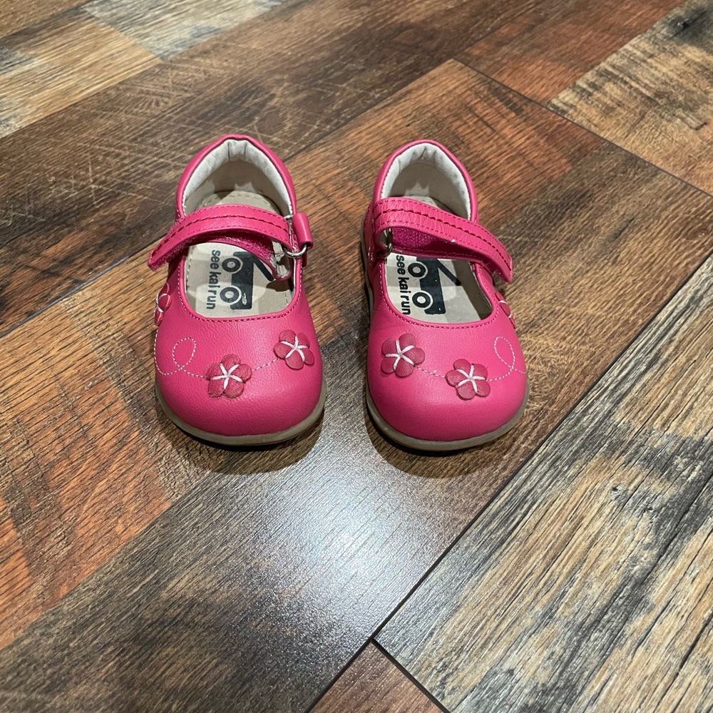 See Kai Run size 4 toddler Shoe